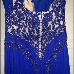 Size 4 Escape prom dress